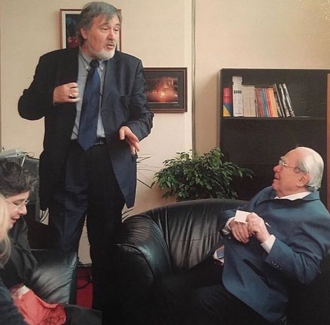 TarihteOan's tweet photo. Tarihçilerin kutbu, hocaların hocası Halil İnalcık ve öğrencisi İlber Ortaylı. https://t.co/g8HzhntqQW