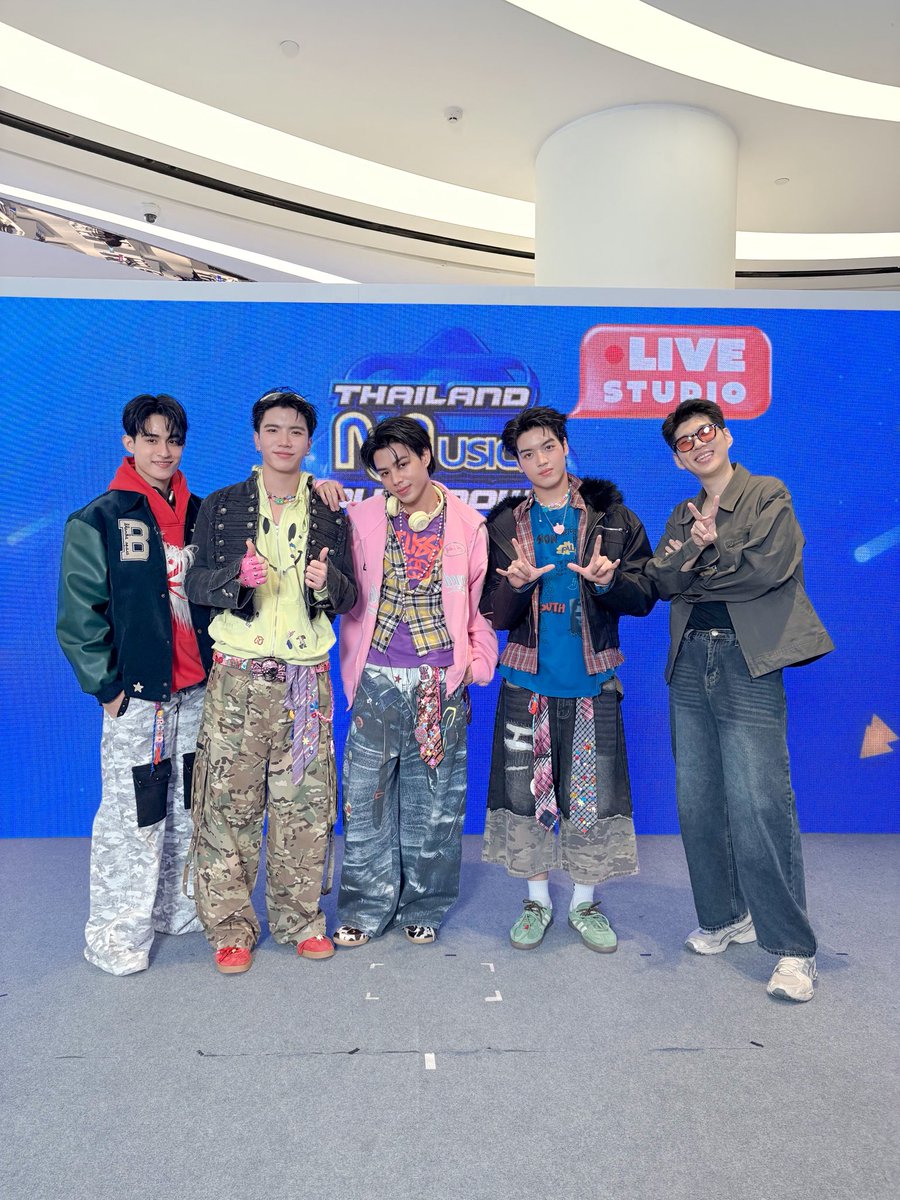 DJsosave tweet media