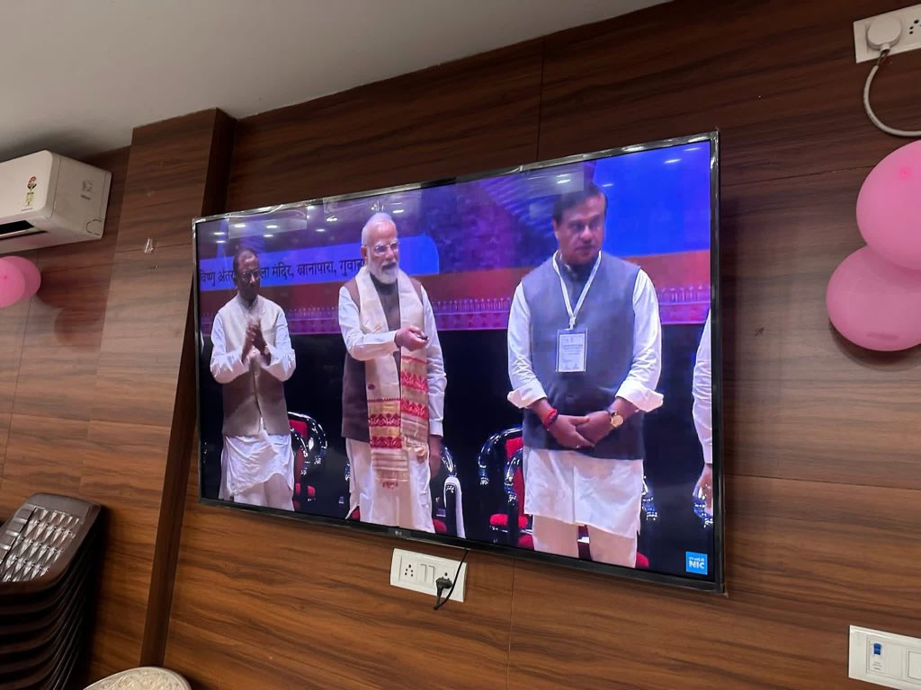 girishyadavbjp's tweet image. अन्नदाता का सम्मान, मोदी सरकार की पहचान! 

आज कलेक्ट्रेट सभागार, जनपद-जौनपुर में 'प्रधानमंत्री किसान सम्मान निधि' की 22वीं किस्त के डिजिटल हस्तांतरण के अवसर पर यशस्वी प्रधानमंत्री आदरणीय श्री @narendramodi जी का ओजस्वी संबोधन (उद्धबोधन) को लाइव के माध्यम से सुना।

#PMKisan