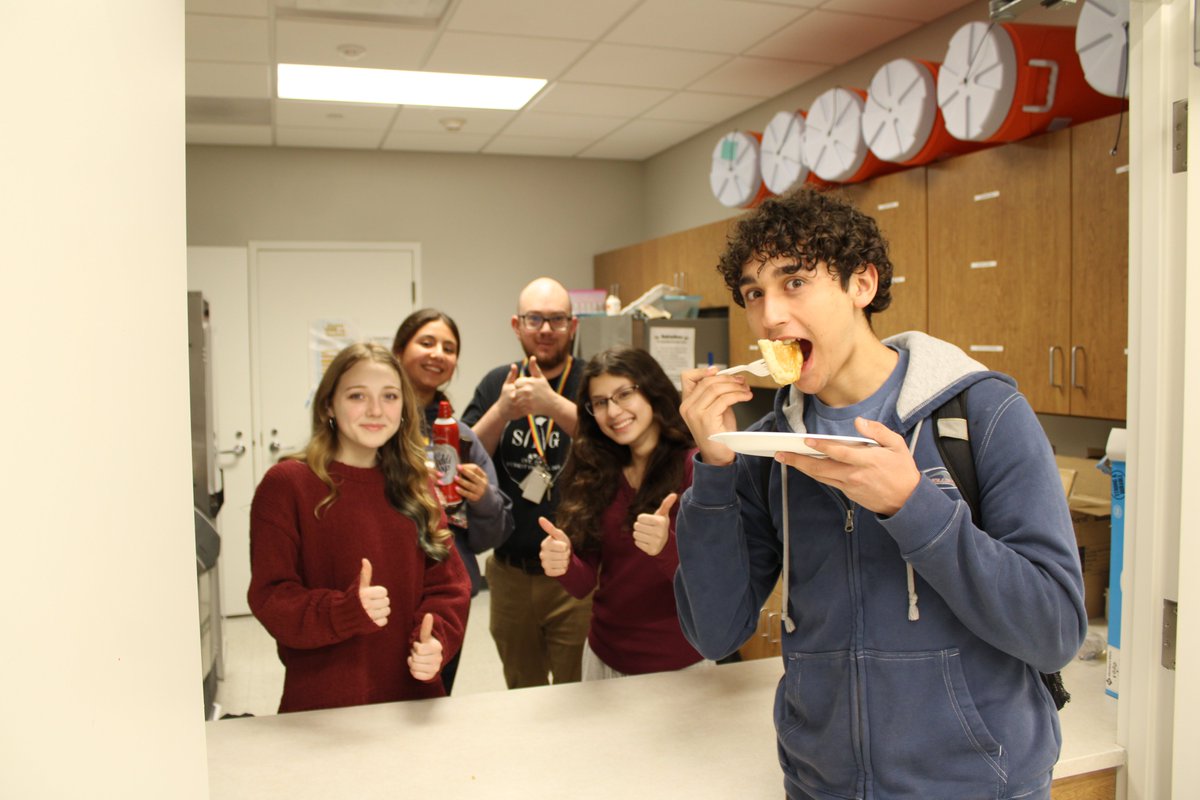 Signature School tweet media