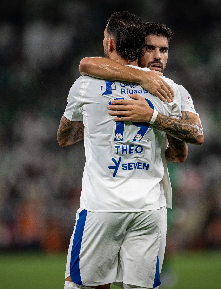 Theo Hernandez tweet media