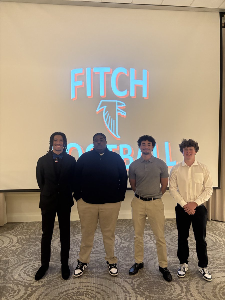 football_fitch's tweet photo. A great night celebrating the 2025–26 Fitch Falcons. State playoffs, the Sword back home on Thanksgiving, and Falcons headed to play at the next level. Thank you Coach Ellis and welcome to the Coach Panucci Era. 🦅 #TimeIsNow https://t.co/GMjqoPdBJG