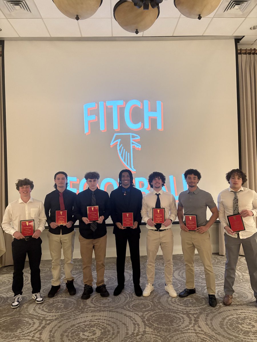 football_fitch's tweet photo. A great night celebrating the 2025–26 Fitch Falcons. State playoffs, the Sword back home on Thanksgiving, and Falcons headed to play at the next level. Thank you Coach Ellis and welcome to the Coach Panucci Era. 🦅 #TimeIsNow https://t.co/GMjqoPdBJG