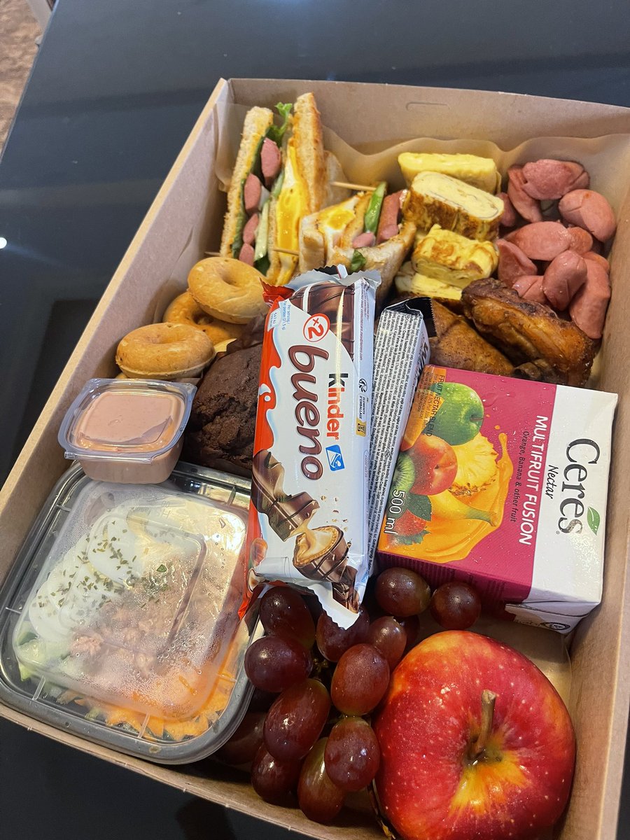 bigd_ap's tweet photo. Hi! 
This is my business. I make food boxes and baskets from as low as GHC350! 
Get one for yourself, a friend, a lover, etc.
Your retweet will go a long way so kindly rt🥹
Contact me on 0558415732
Thank you! https://t.co/70yIFQ6vMi