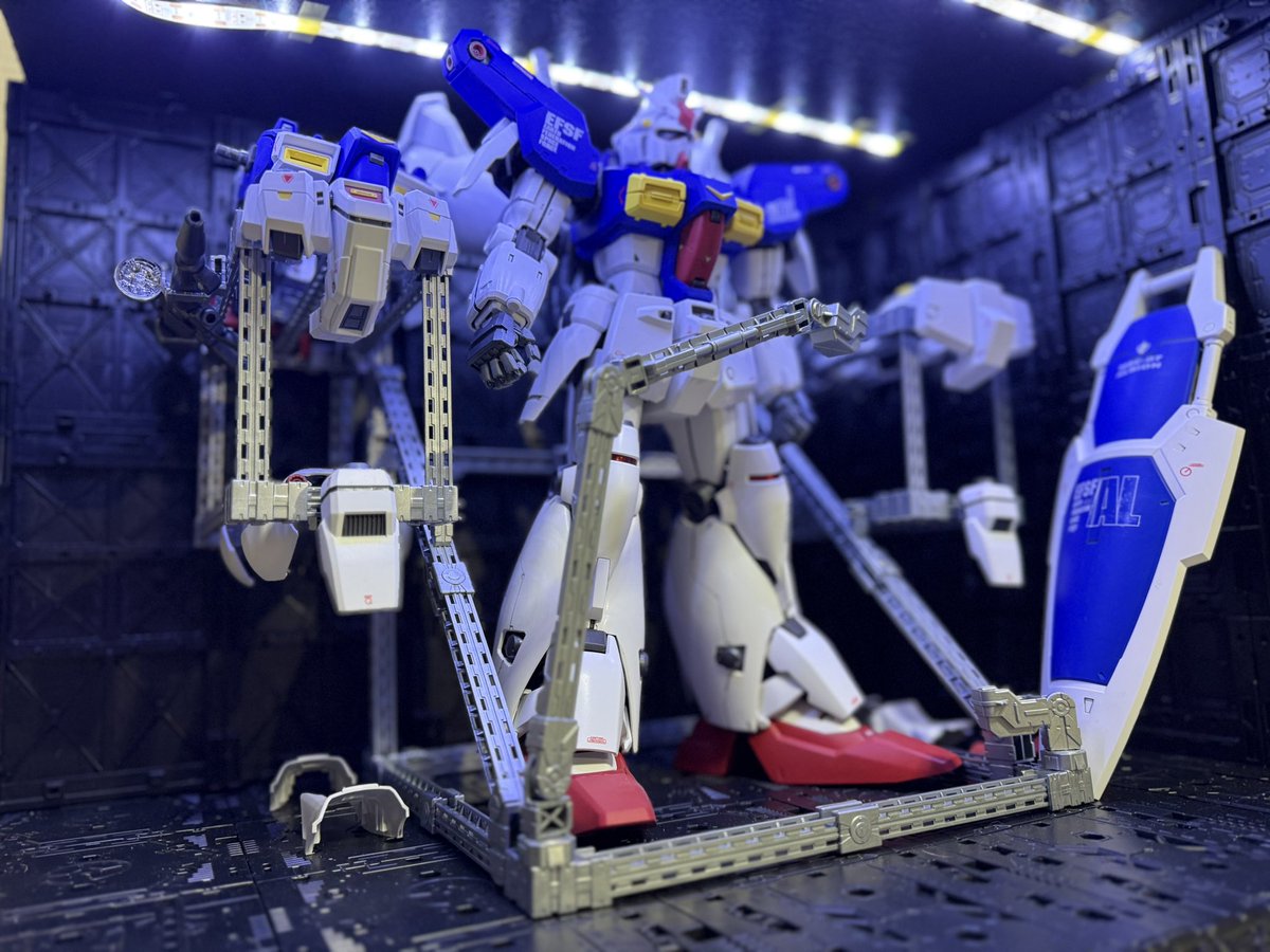 samuneil1124's tweet photo. PG GP01Fb完成。
格納庫に収まりました。
11月から始めた
小さな長期プロジェクト。
途中少し間が空きながらも
なんとかここまで。
機体は完成ですが
格納庫はまだ改修の余地あり。
ガンプラって
完成してからが沼ですよね。
#ガンプラ
#PG
#GP01Fb
#ガンプラ完成
#模型制作 https://t.co/cIGXKBoZoa