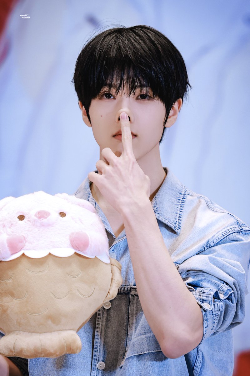 MasterHamster tweet media