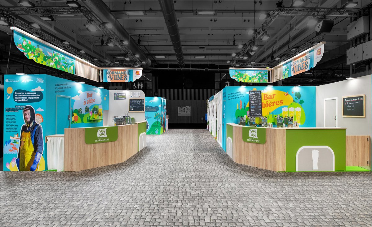 R2 Stand & Event tweet media