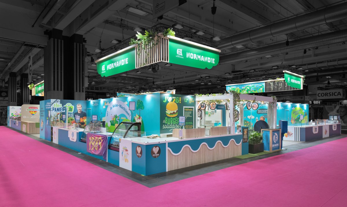 R2 Stand & Event tweet media