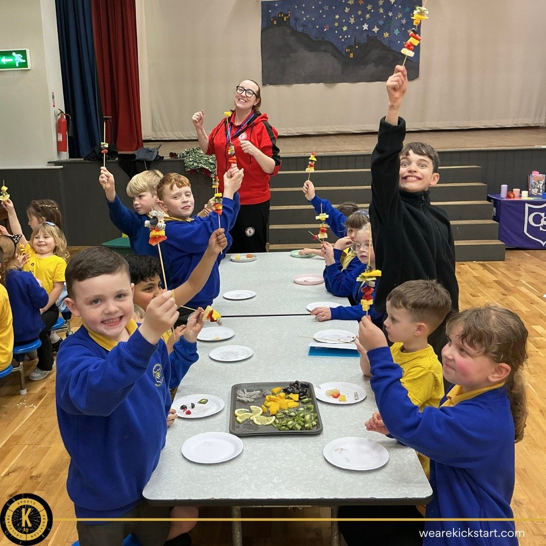 wearekickstart's tweet image. A lovely afternoon at @canon_burrows!
The children enjoyed making and tasting fruit kebabs with lots of delicious choices including strawberries, dragon fruit, mango, kiwi, raspberries and blueberries 

#CanonBurrows #HealthySnacks #FruitKebabs #HealthyEating #Kickstart