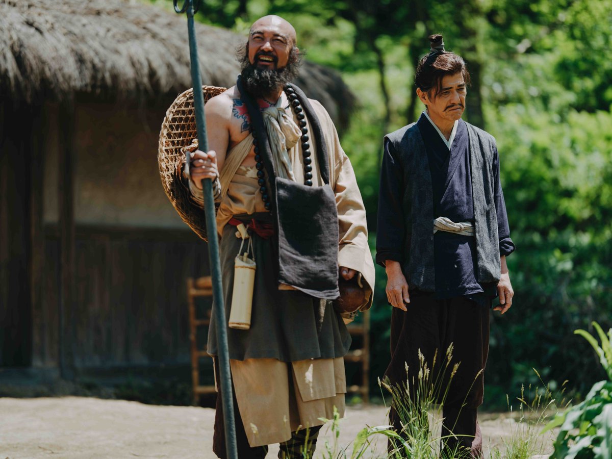 suikoden_drama's tweet photo. #ドラマ水滸伝
⋱\ ⚔️今夜よる𝟏𝟎時、集結せよ💥 /⋰
⠀
✐☡第𝟓話の必見ポイント
﹌﹌﹌﹌﹌﹌﹌﹌﹌﹌﹌
✔楊志(#満島真之介)を同志に加えるべく、宋江(#織田裕二)らが動き出す！
⠀
✔宋江の同志である武松(#伊藤健太郎)が登場👊
⠀
✔「青蓮寺」が托塔天王(#反町隆史)の正体に迫る...？
⠀
ぜひご覧ください！
⠀
▼視聴は𝐖𝐎𝐖𝐎𝐖・𝐋𝐞𝐦𝐢𝐧𝐨｜詳しくは公式HPへ🚩
https://t.co/crBvwOqCN4