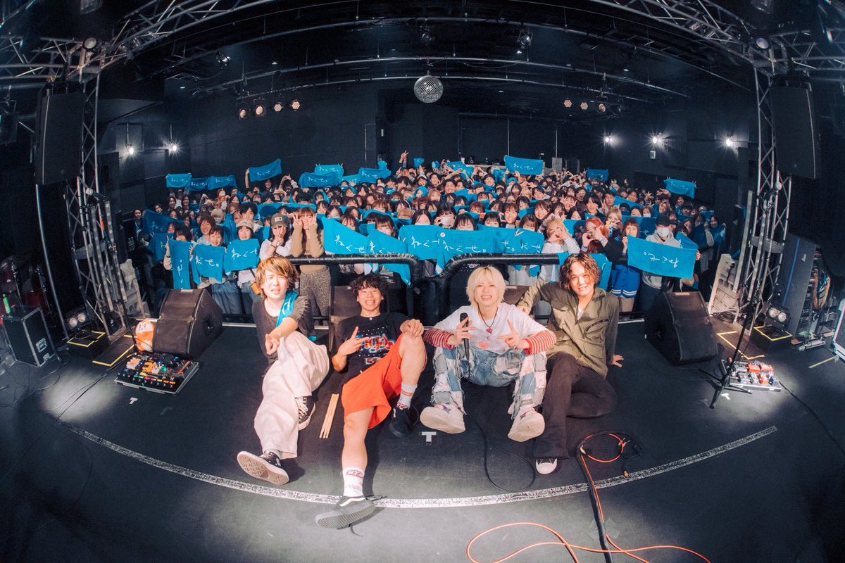 neguseofficial_'s tweet photo. 2026年3月13日(金)

「スペースシャトルで初めての街までツアー ~2026青い春編~」

@ 長野CLUB JUNK BOX

photo by @teru_ttm https://t.co/4h6biOVaan