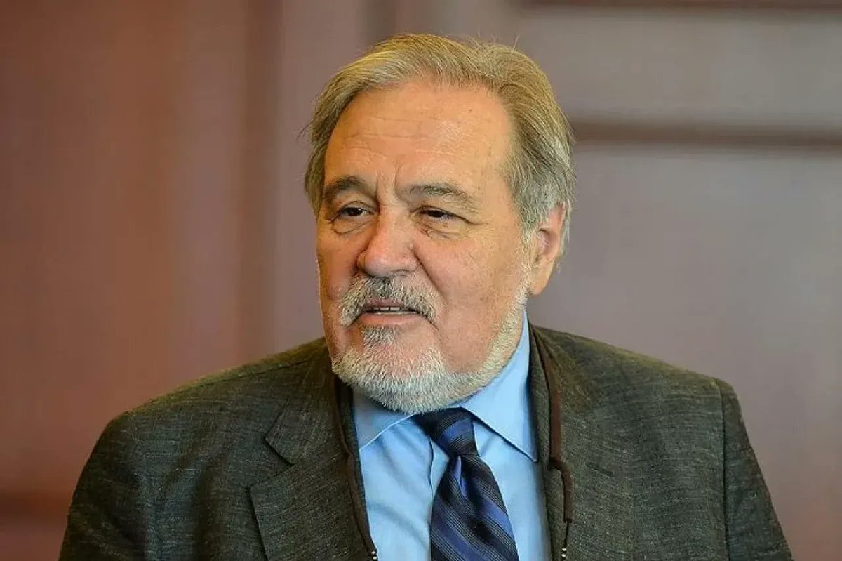 Cehalete karşı duran, ömrünü bilgiye adayan koca bir çınarı kaybettik. Biz razıyız, Allah da razı olsun. 
#ilberortaylı