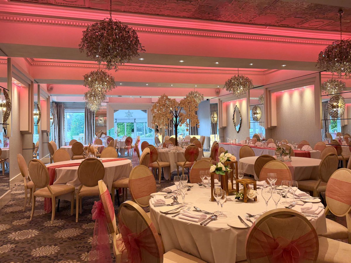 thornton_hall's tweet image. Do you know what year you want to get married? 👀💍

Why not secure your dream venue for then, whether it is this year or in 3 years time! 

Book a venue tour today on 0151 353 3715 

 #WeddingDay #WeddingIdeas #BookYourVenue #WeddingReception #EventVenue #WeddingInspiration