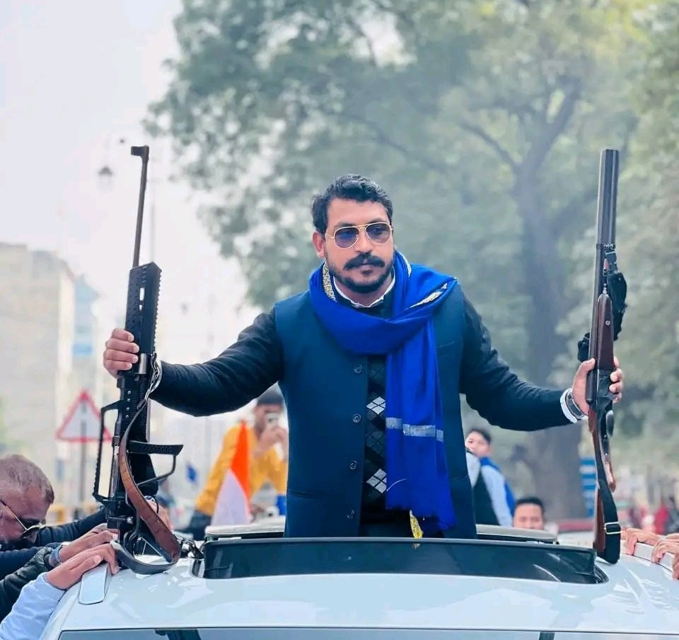 "धमकी वो देते हैं जिनमें सच का सामना करने का साहस नहीं होता। चन्द्रशेखर आज़ाद एक व्यक्ति नहीं, एक विचारधारा हैं। एक चिराग बुझाने की कोशिश करोगे, तो मशालें जल उठेंगी। बाराबंकी में 15 मार्च को हुंकार होगी, अपनी औकात और मर्यादा याद रखिएगा।"