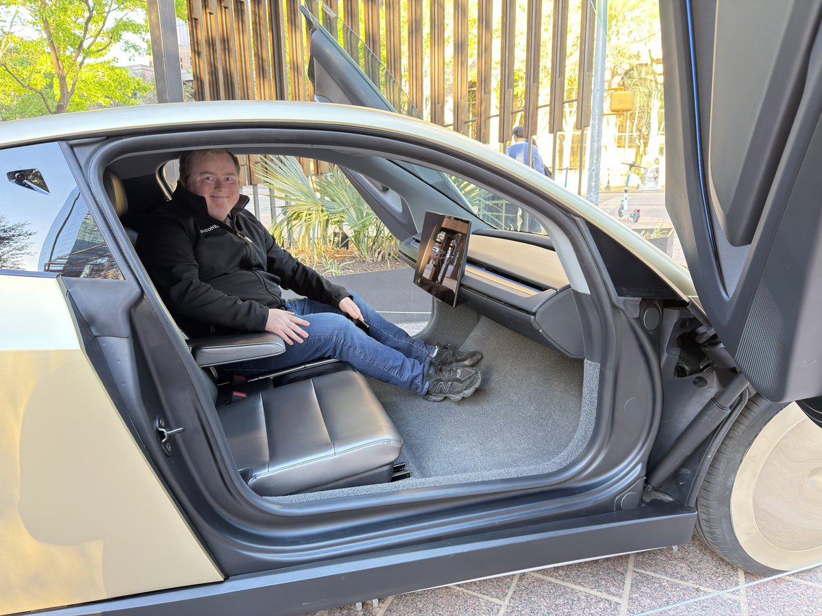 DavidMoss's tweet image. I got to sit in a Tesla Cybercab!!!