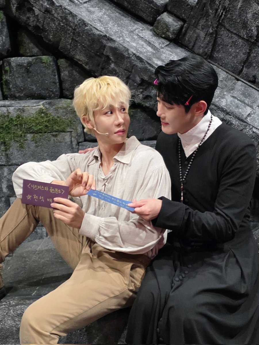 섬으로 간 나비 tweet media