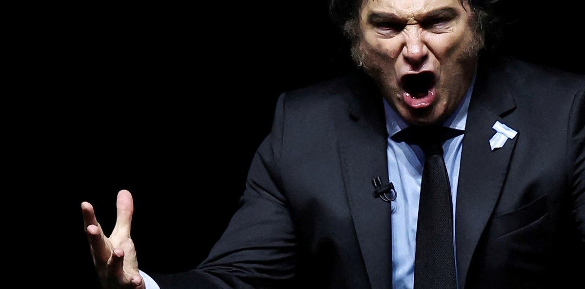 Cuando alguien no exige q lo respeten (es decir, no pone límites a tiempo) suele ocurrir q los demás terminen faltándole el respeto. Sobre todo los  groseros y autoritarios como Milei. Sus víctimas ya deberían conocer la relación causal aludida y la personalidad de Milei!