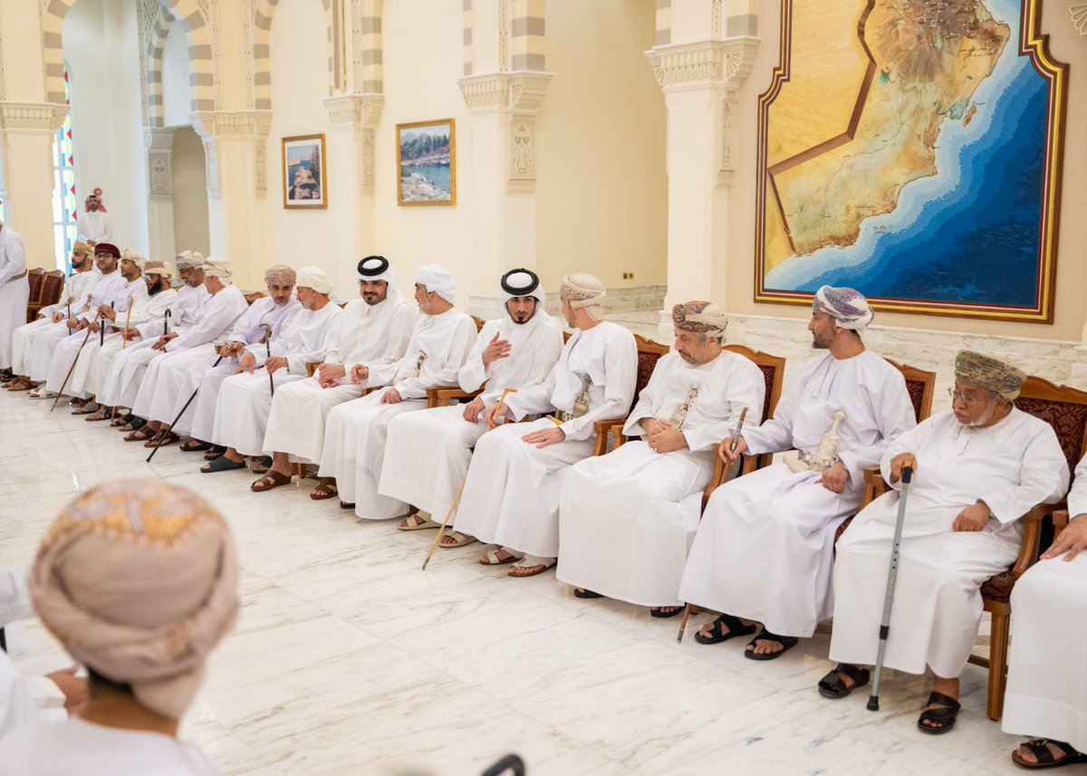 تعازي صاحب السمو الشيخ #تميم_بن_حمد آل ثاني أمير دولة #قطر الشقيقة لأفراد الأسرة المالكة الكريمة في وفاة المغفور له -بإذن الله تعالى- صاحب السمو السيد #فهد_بن_محمود آل سعيد، نقلها سمو الشيخ جاسم بن حمد آل ثاني المبعوث الشخصي لسمو الأمير، وذلك بمجلس الأسرة المالكة بـ #مسقط.