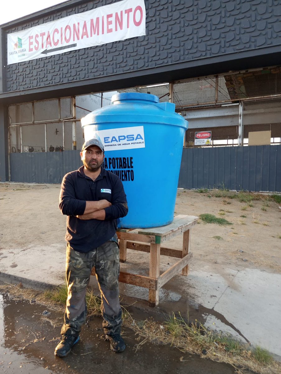 eapsacl's tweet photo. 🛑🚧💦Estamos full trabajando en Vicuña Mackenna, sector oriente, #Melipilla, para reponer el suministro de agua potable. Ya ubicamos 4 estanques en los sectores afectados. Lamentamos las molestias y esperamos reponer el servicio a la brevedad #13marzo @SISS_CHILE https://t.co/GqrdPR36Zb