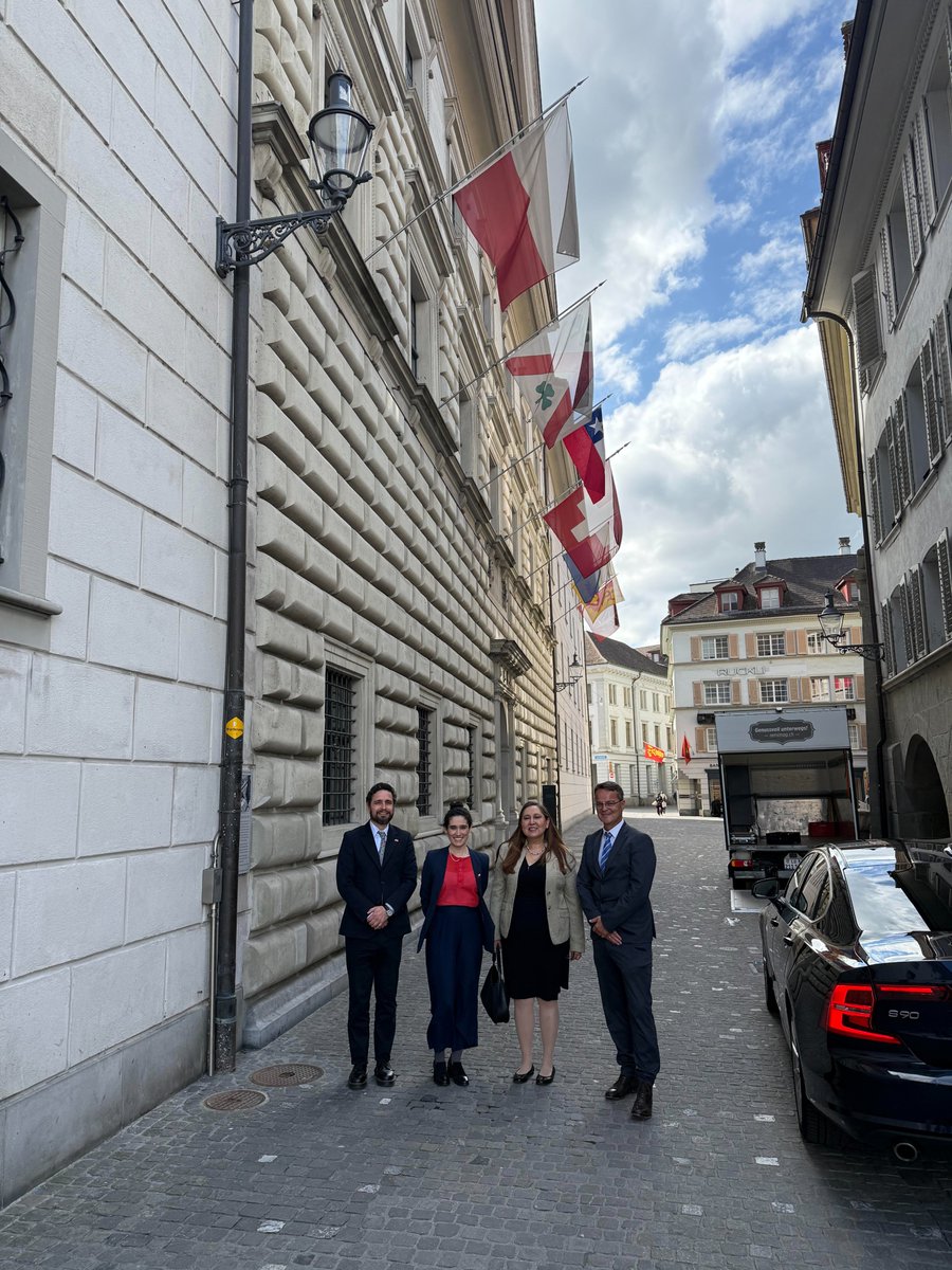 Embajada de Chile en Suiza y Liechtenstein tweet media