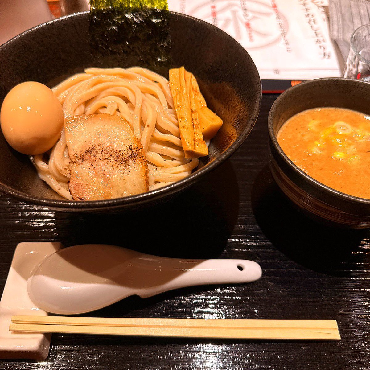 前から気になってたランチ限定営業のつけ麺屋にやっと行けたんですけど、「今日で最後です」と言われましたよまさか。