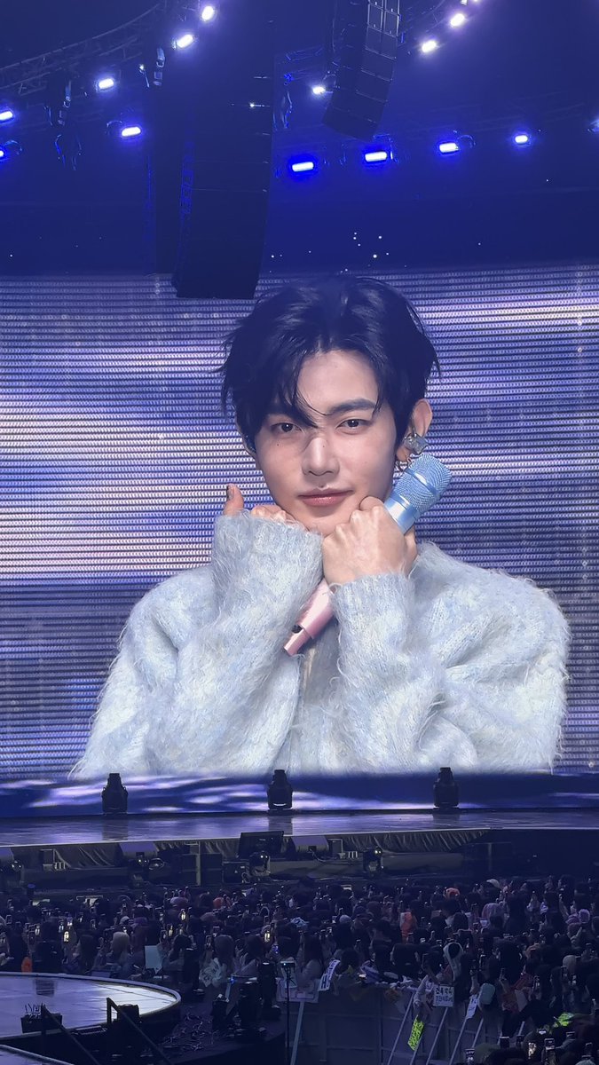 my pretty boy ~~ 

#제로베이스원 
#2026_ZEROBASEONE_WORLDTOUR_HEREANDNOW_ENCORE_IN_SEOUL