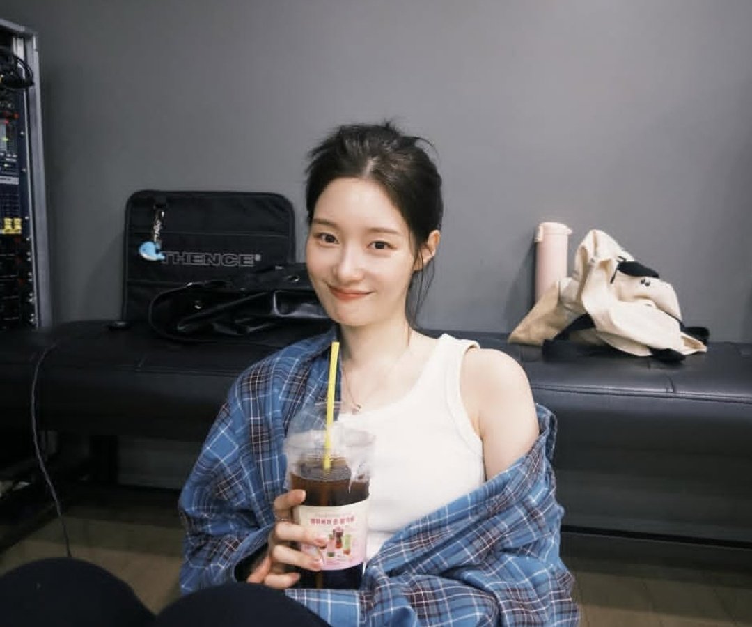 jung chaeyeon files tweet media