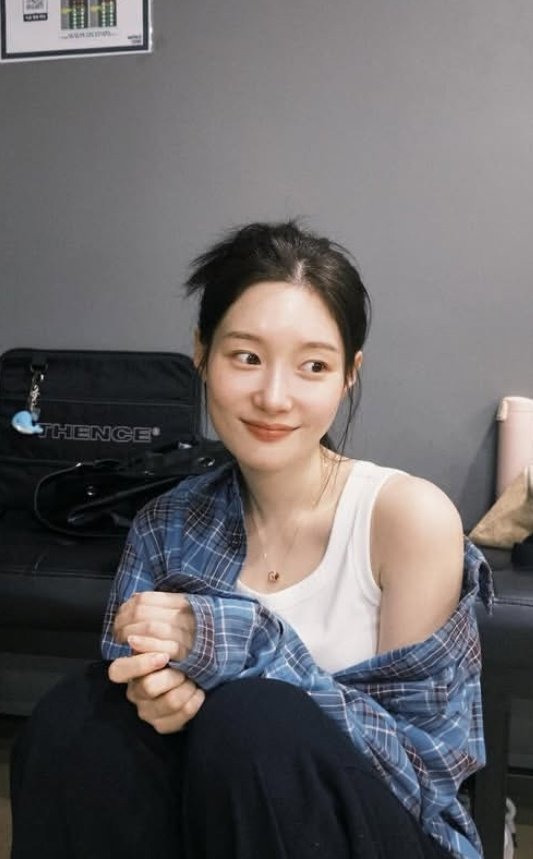 jung chaeyeon files tweet media
