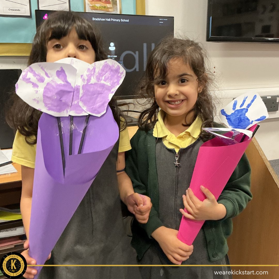 wearekickstart's tweet image. Yesterday at Bradshaw Hall Primary, the children made beautiful flower bouquets to take home 🌸💐

#BradshawHallPrimary #SchoolActivities #FlowerBouquets #HandsOnLearning #LittleFlorists #Kickstart