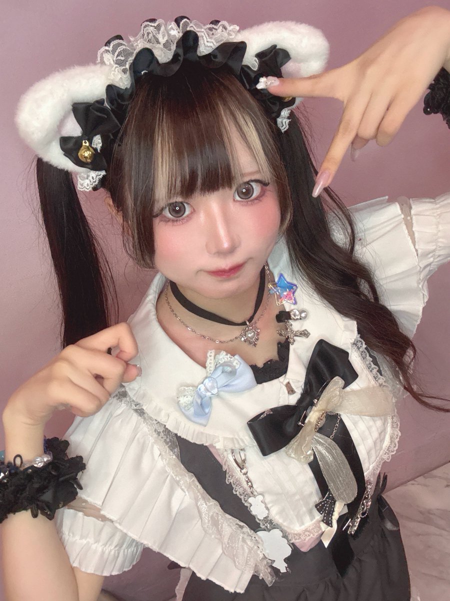 Charilu_mint's tweet photo. おきゅいんしてます🩵
みるみんと揃う最後の通常お給仕だ😭
オリシャンの入金も本日まで⚠️です❣️ https://t.co/IpCxNE1HD9