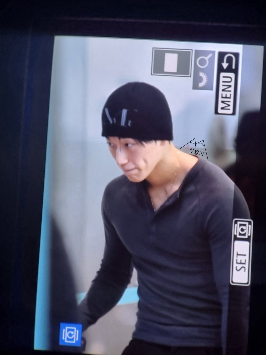 산딸기🍓𝓻𝓪𝓼𝓹𝓫𝓮𝓻𝓻𝔂 ⋆˚₊ tweet media