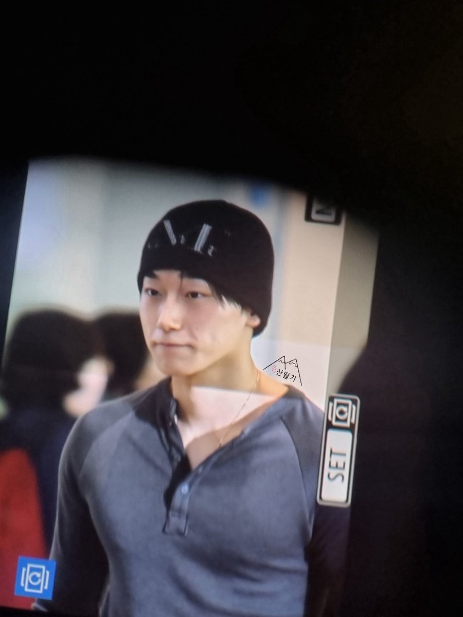 산딸기🍓𝓻𝓪𝓼𝓹𝓫𝓮𝓻𝓻𝔂 ⋆˚₊ tweet media