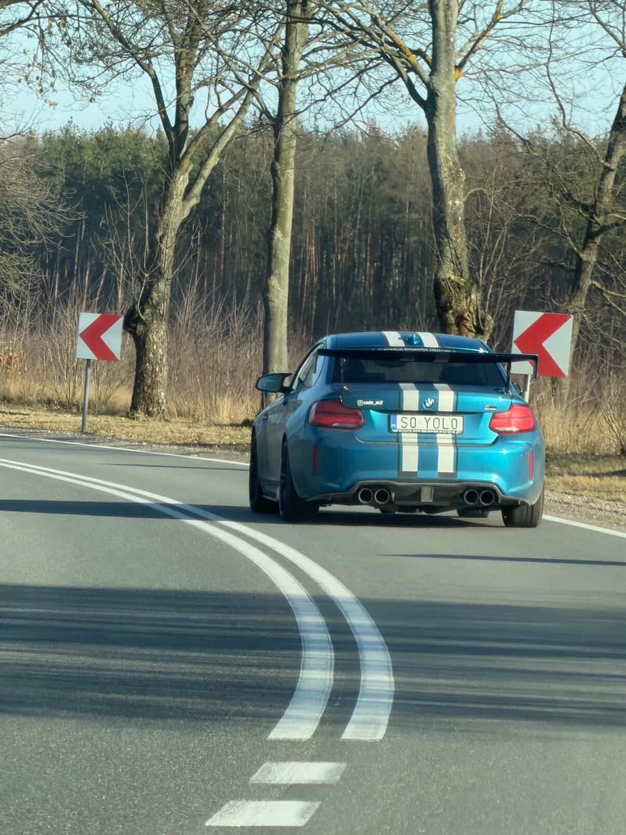 tomasz's tweet image. Zawsze cieszą fotki podesłane przez innych użytkowników dróg😎

To auto pomimo lat (pierwsze M2 to 2015 rok a Competition które niewiele się z wyglądu zmieniło to 2018) nadal wygląda świetnie😍

#spotted