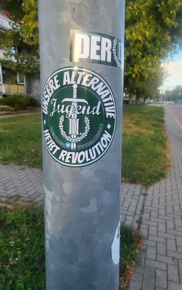 TristanR98428's tweet photo. Aktiv im Harz

Zusendung aus Nordhausen

💚🐺💚

#d3w #derIIIWeg #werdeaktiv #aktivfürdeutschland #aktiv #klebenfürdeutschland #nrj #kleben #deutschersozialismus #vomichzuwir #gemeinschaft #fck161 #fckafa #fckdielinke #jugendzuuns #harz #anhalt #magdeburg #altmark #thale https://t.co/yIEqJCxmh7