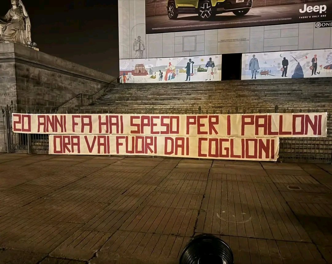 ILTOROSIAMONOI's tweet photo. 🔴Prosegue la contestazione al presidente Cairo https://t.co/2GbQdEIzPp