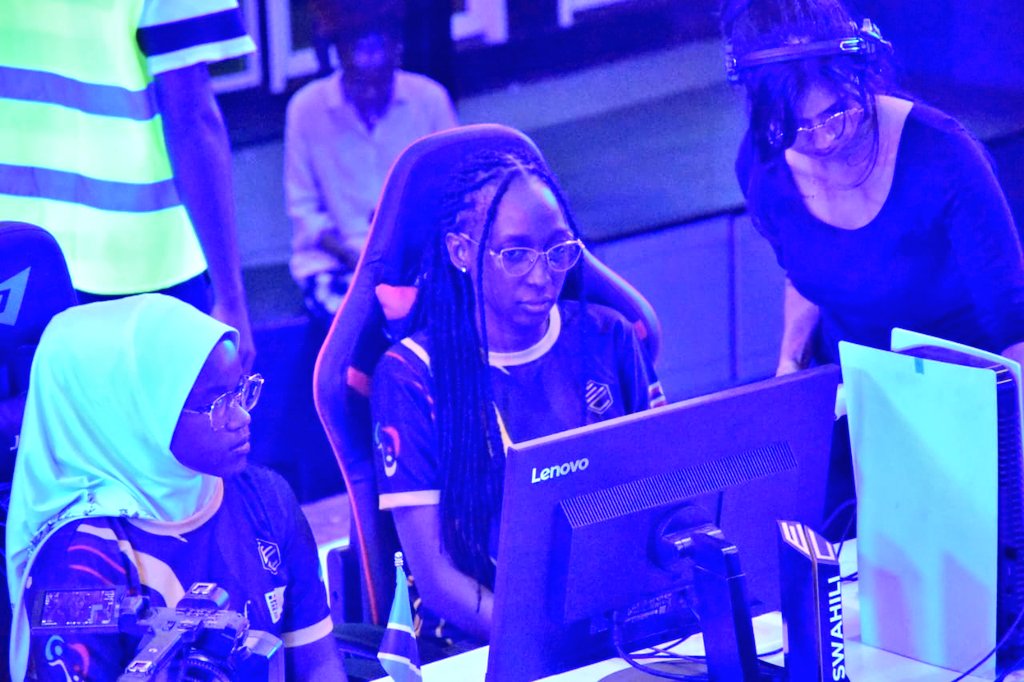 France in Uganda 🇫🇷🇺🇬 tweet media