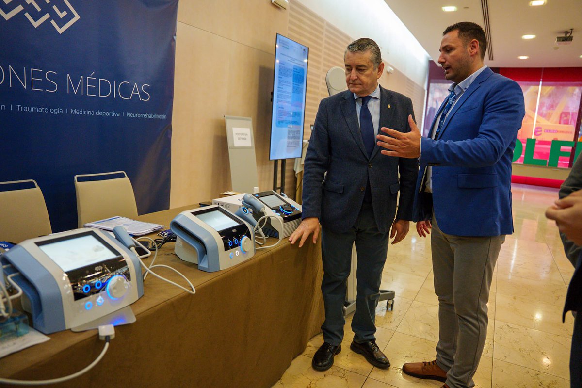 antoniosanz's tweet photo. 👨‍⚕️👩‍⚕️ Inauguramos en #Sevilla el I Congreso Nacional de Fisioterapia en Atención Primaria, con más de 300 profesionales. 

Andalucía refuerza su apuesta por la fisioterapia: en los últimos siete años hemos aumentado un 68% los fisioterapeutas del #SAS y alcanzaremos 1.684 profesionales con nuevas incorporaciones en este año.

👉 Más salud, más profesionales y mejor atención al paciente.

#AndalucíaTeCuida💚