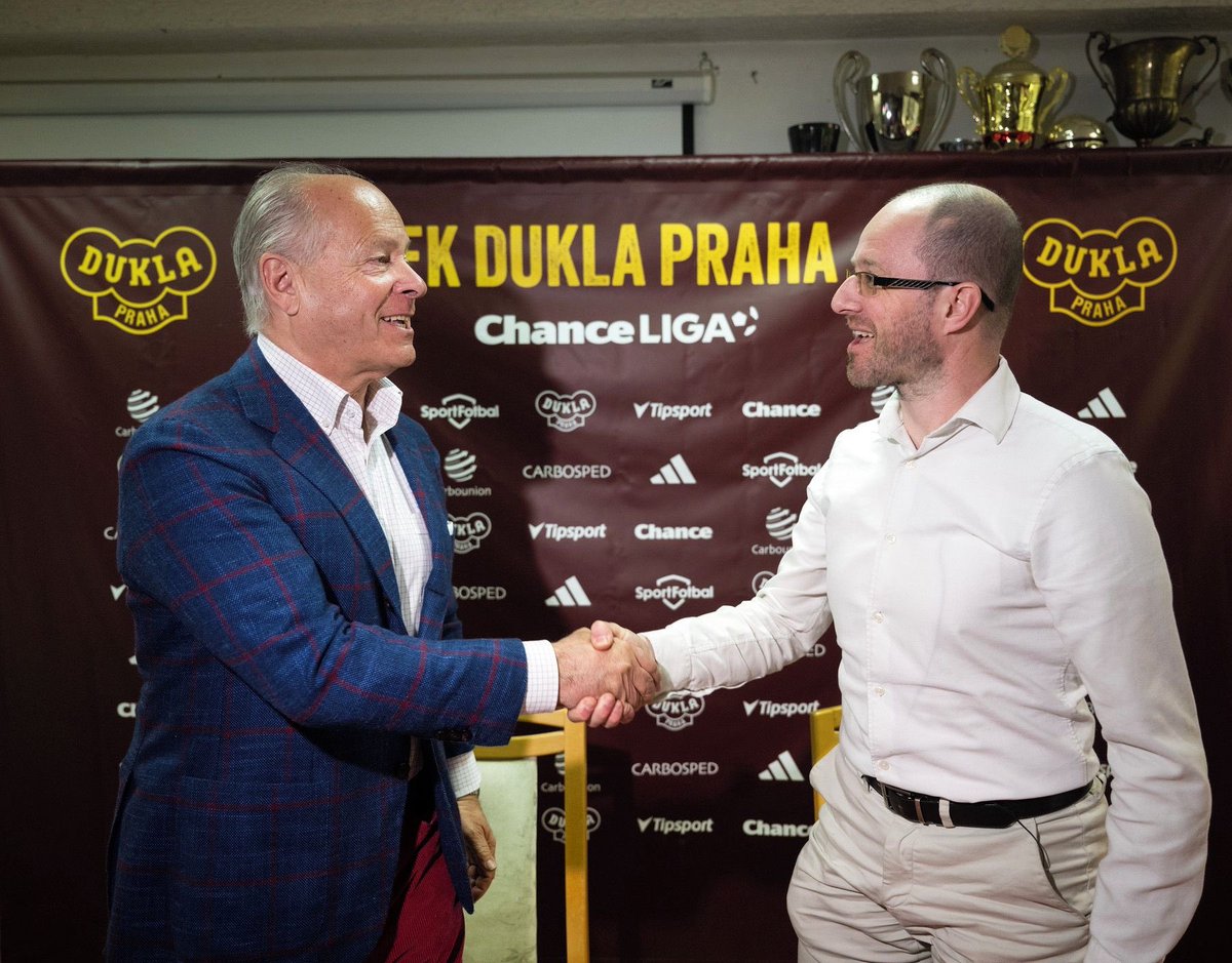 KUDY BĚŽÍ ZAJÍC 🐇 tweet media