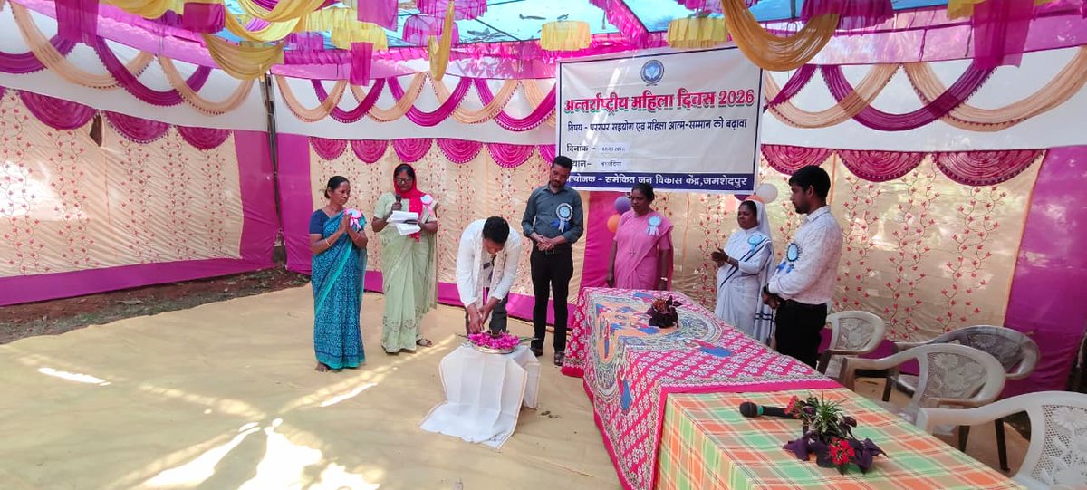 samekit_k's tweet photo. 🌸 On #InternationalWomensDay, an awareness program on women’s rights, health &amp; self-reliance was organized in Charbandia village, Anandpur Block, West Singhbhum.
Organized by Samekit Jan Vikas Kendra, Jamshedpur. 💪✨
#WomensEmpowerment #WomenPower #CommunityDevelopment https://t.co/NLnv6qgnuE