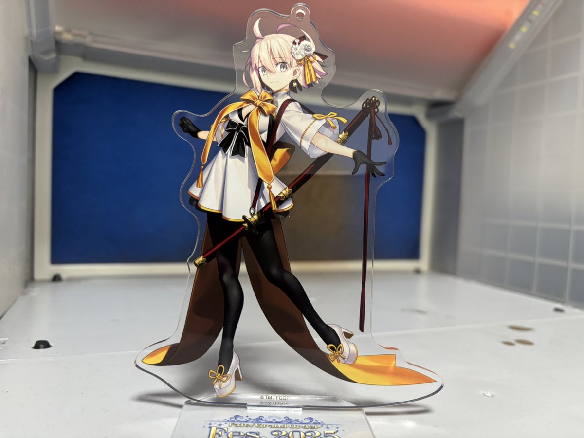 kurei03's tweet photo. 風船がストライキしてるけど誕生日です
そしてこれは誕生日を迎えるように届いたフェス通販の沖田さん
カワイイカワイイネ https://t.co/ggtROeSZNQ