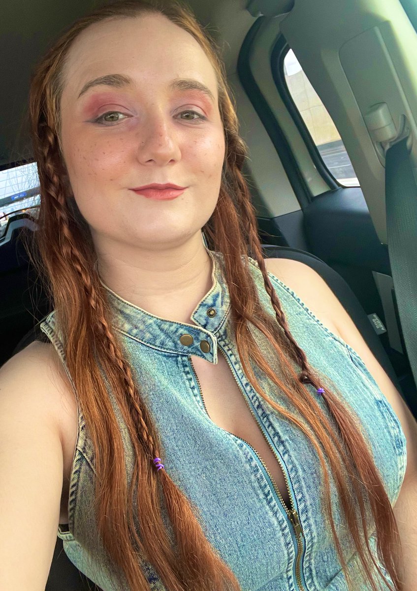 Royal Creates 💤 tweet media