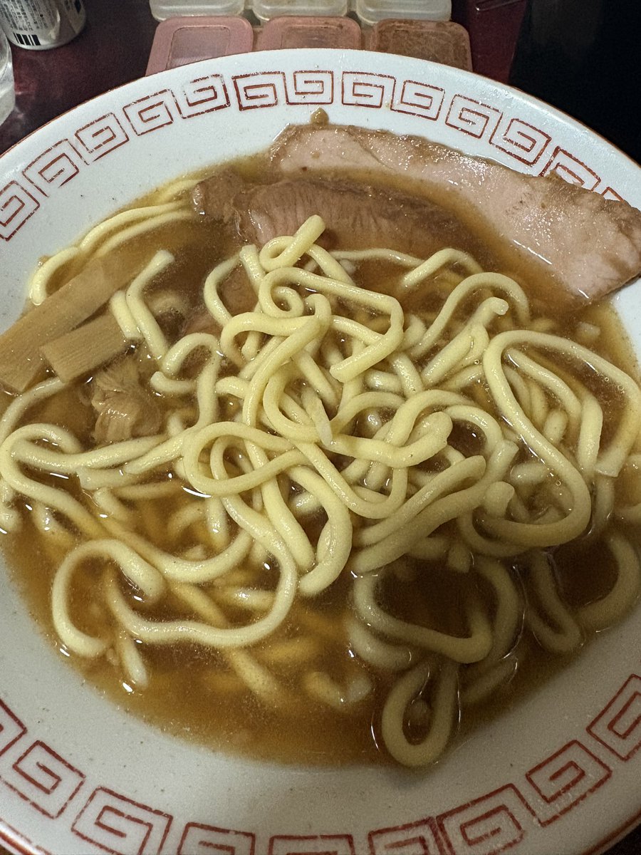 GG45405389's tweet photo. 今晩の晩御飯は無料で頂いた香川県のラーメン🍜麺太麺うどん風で食感はスパゲティみたいな醤油ラーメン！😋 https://t.co/cdVgHvuqYM