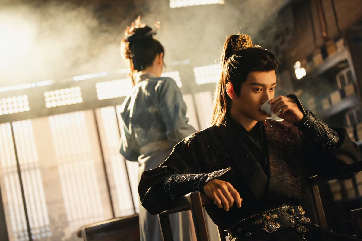 สุยหยวนชิง จากเรื่องล่าหยก ตัวร้ายทรงเเบดเว่อออ แต่ยิ้มทีจะวูบบ หล่อมากกกก 

เรื่องนี้แสดงโดย น้อง #หลินมู่หราน พึ่งอายุ 20 เองง แต่การแสดงโคตรออร่ามากก ใดๆนอกจากหล่อแล้วยังเรียนเก่งอีก