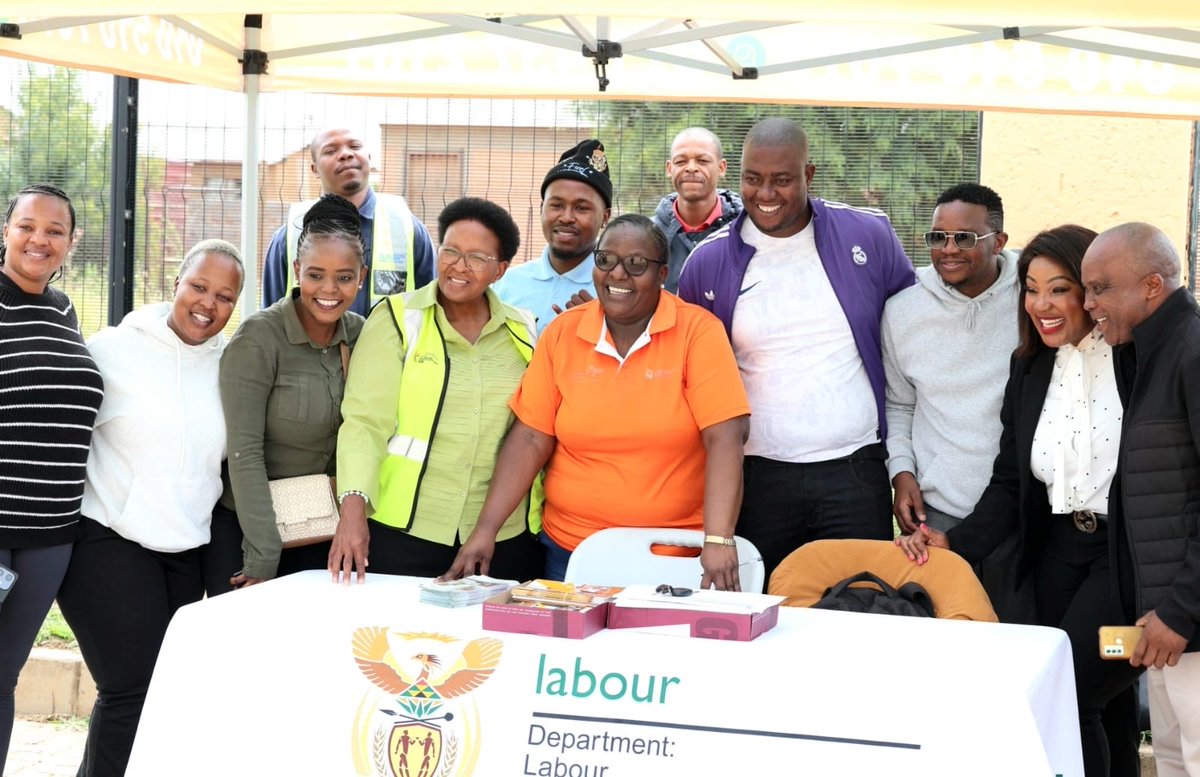 gpgSocDev's tweet photo. [In pictures]
Integrated Service Delivery Blitz at #Khutsong Community Hall in Merafong led by MEC @FaithMazibukoSA.Government Departments and NPOs are bringing services closer to people.

#IntegratedServiceDeliveryBlitz #GrowingGautengTogether #ServiceDelivery https://t.co/wXesVmSCCp