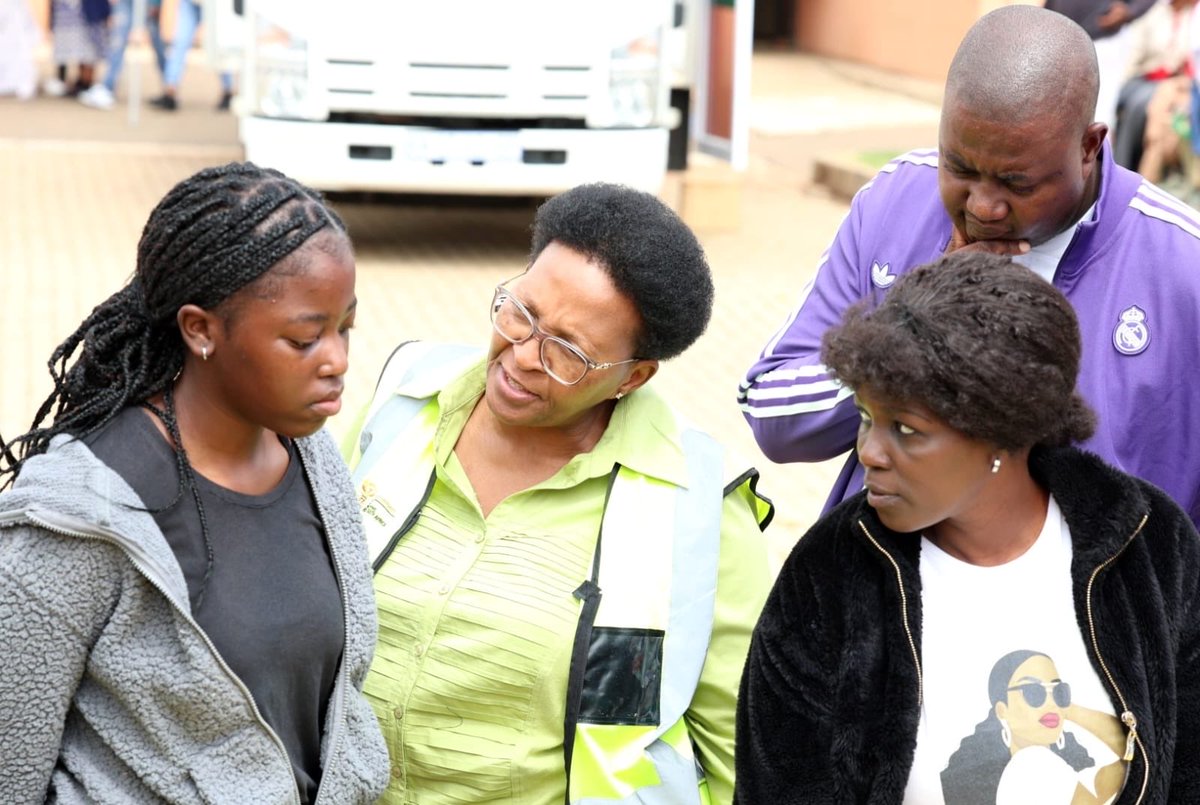 gpgSocDev's tweet photo. [In pictures]
Integrated Service Delivery Blitz at #Khutsong Community Hall in Merafong led by MEC @FaithMazibukoSA.Government Departments and NPOs are bringing services closer to people.

#IntegratedServiceDeliveryBlitz #GrowingGautengTogether #ServiceDelivery https://t.co/wXesVmSCCp