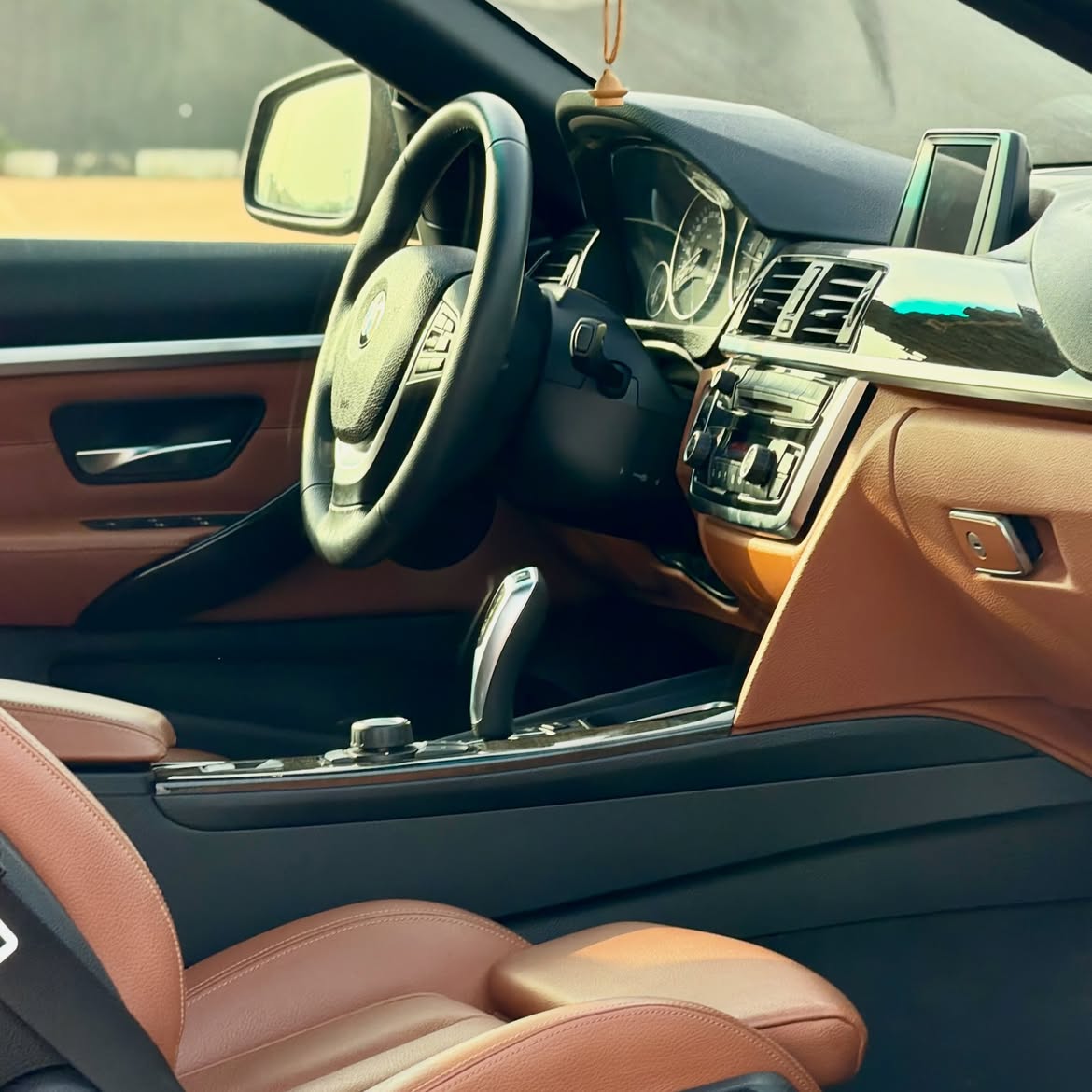 CARsCONNECT tweet media