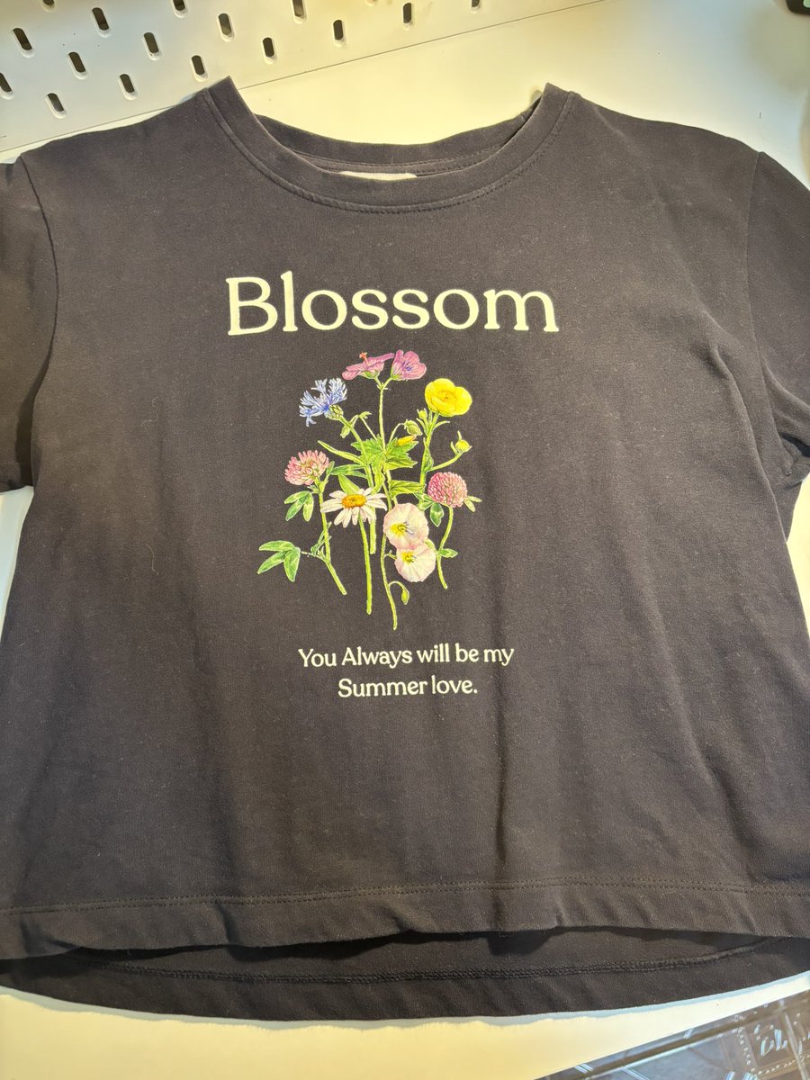 woopiebabydall's tweet image. เสื้อครอป mon2sun 120

เสื้อยืด nineties design ( คอย่น ) 50

tank top cottonhaus 100

เสื้อครอป withit  70

ค่าส่ง 20 bath ka ❣️⭐️🤎🪷

#ส่งต่อเสื้อผ้า   #ส่งต่อเสื้อผ้ามือ2 #withit #mon2sun