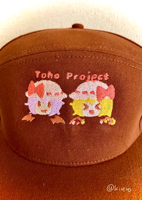 レミフラ刺繡キャップ作ってみました 来週の紅のひろばで頒布予定です!