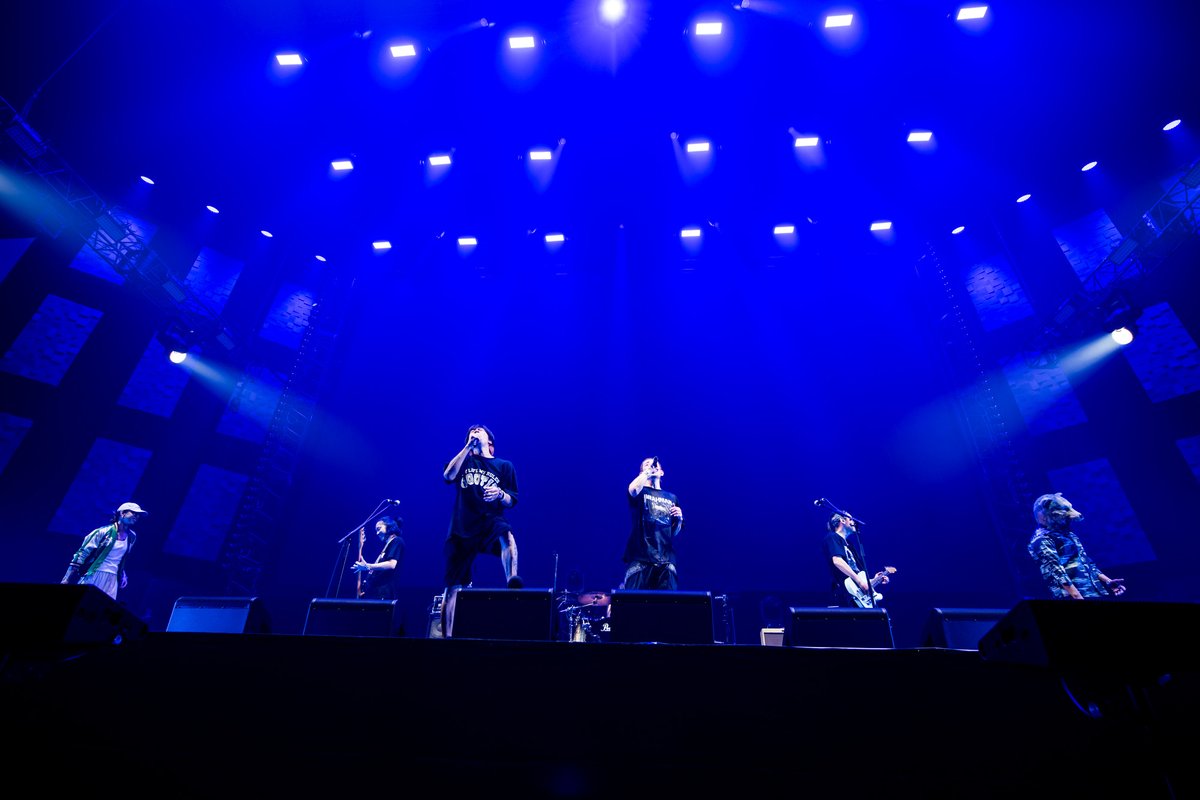 t_l_daisakusen's tweet photo. BRAHMAN
w/ 細美武士(ELLEGARDEN / MONOEYES)
トーキョー・タナカ(MAN WITH A MISSION)
渋谷龍太(SUPER BEAVER)
Photo by 石井 麻木

#東北ライブハウス大作戦"LIFE"2026
2026年3月11日(水)
横浜 ぴあアリーナMM
https://t.co/U2WRDXPb3G https://t.co/We6lzQZHDU