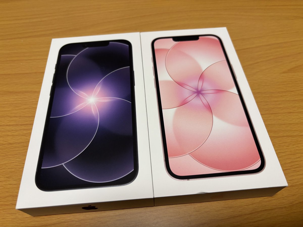 kodairap10's tweet photo. 両親用にiPhone17eを2台買ってきた😊
親孝行！ https://t.co/kO80SFrV1E